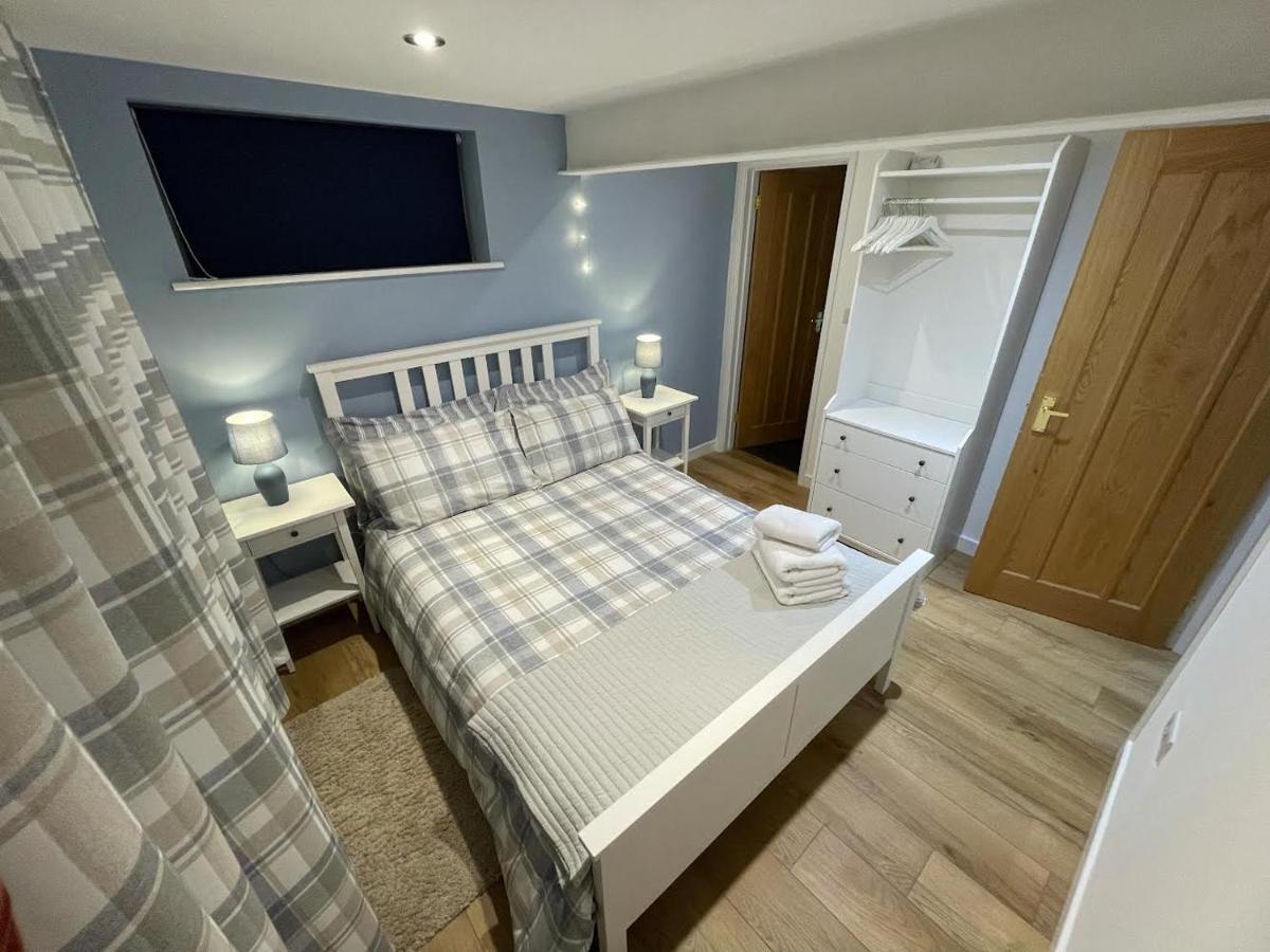 Lovely Ground Floor Apartment In Quiet Village Exeter Exterior foto